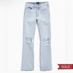 BDG Mid-Rise Bootcut Jean – Destroyed Light Wash